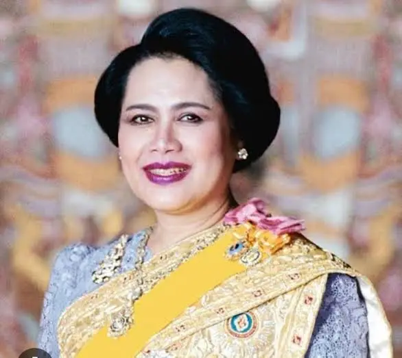 Tri ân Hoàng Thái hậu Sirikit